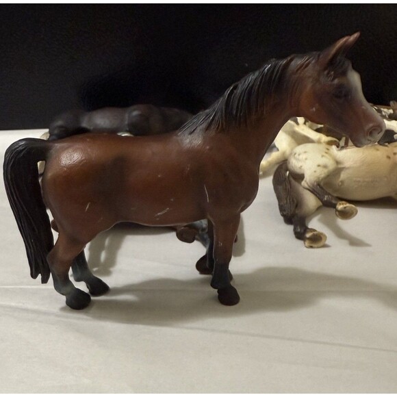 Lot of 8 VTG Schleich Horses Toy Figures Mixed Breeds Years 1998-2009 Retired - Picture 13 of 16